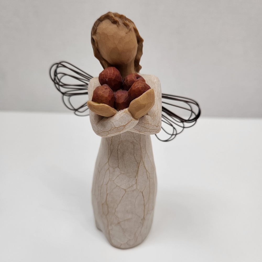 Willow Tree Good Health Angel Demdaco Beige 2003 Susan Lordi Figurine Apples
